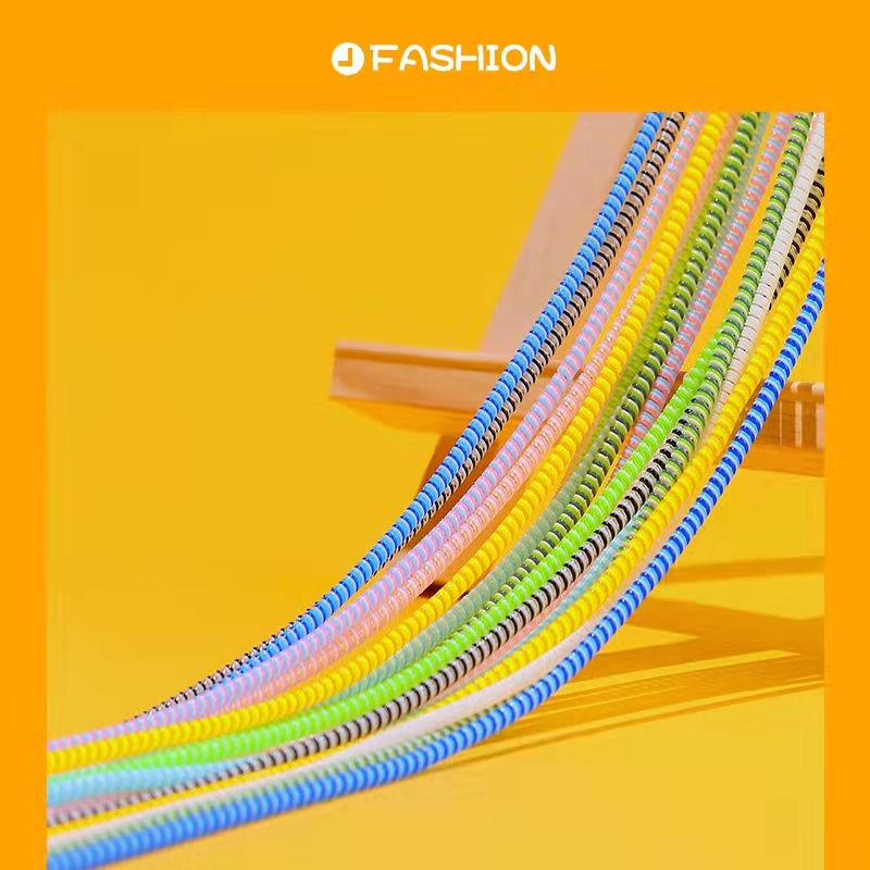 TPUスパイラルUSB充電ケーブルプロテクター iPhone - Coiled Usb Cable のレビューと価格