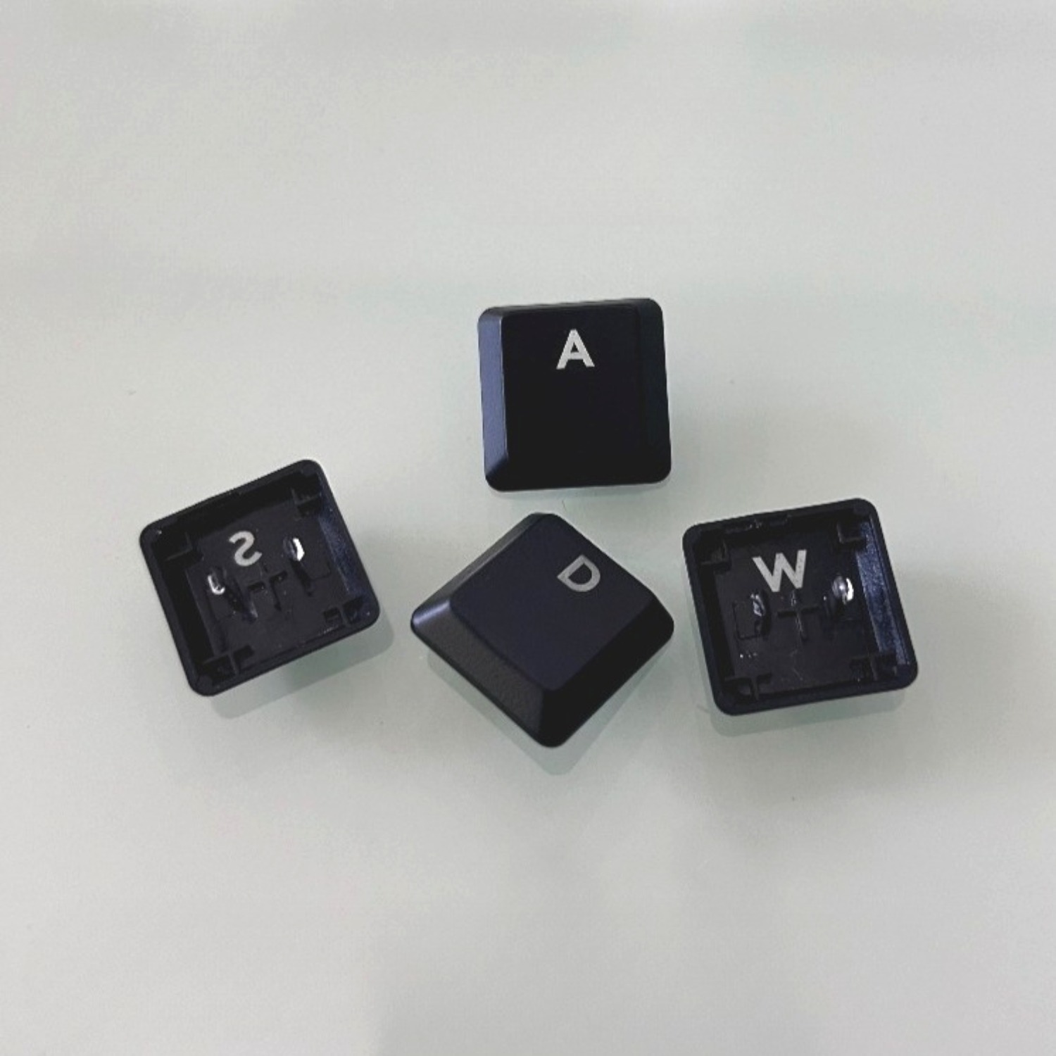 アメリカンレイアウトのロジクール G913/G815/G91 - Gaming Keyboard Tkl のレビューと価格
