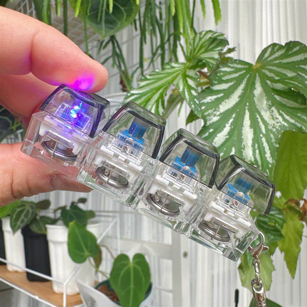 LEDライトアップフィジェットキーチェーン、4キーのスイッチ - Mechanical Switch Tester のレビューと価格